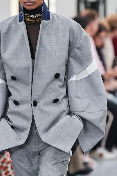 Look 74